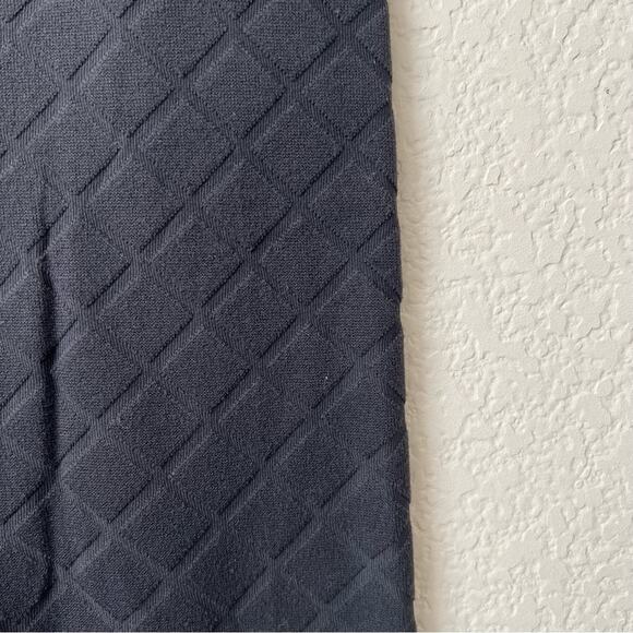 Nike Yoga Luxe High-Waisted Jacquard Capri Leggings Quilted Charcoal Gray - Picture 8 of 10